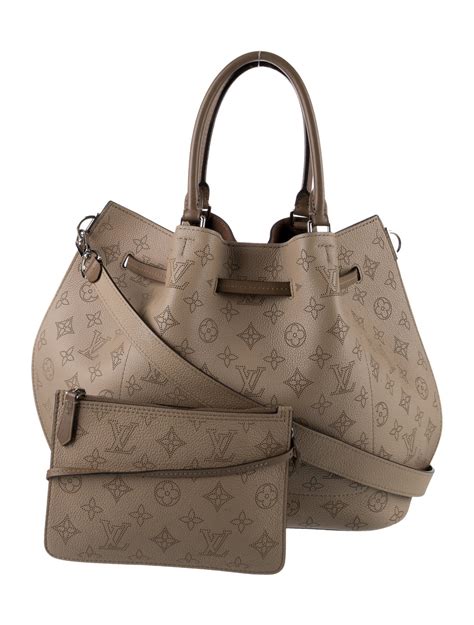 louis vuitton girolata size of the pouch|Bella Tote Mahina .